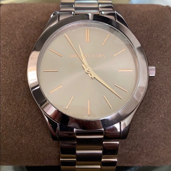 Micheals Kors Watch ❌❌SOLD❌❌ - Picture 4 of 4